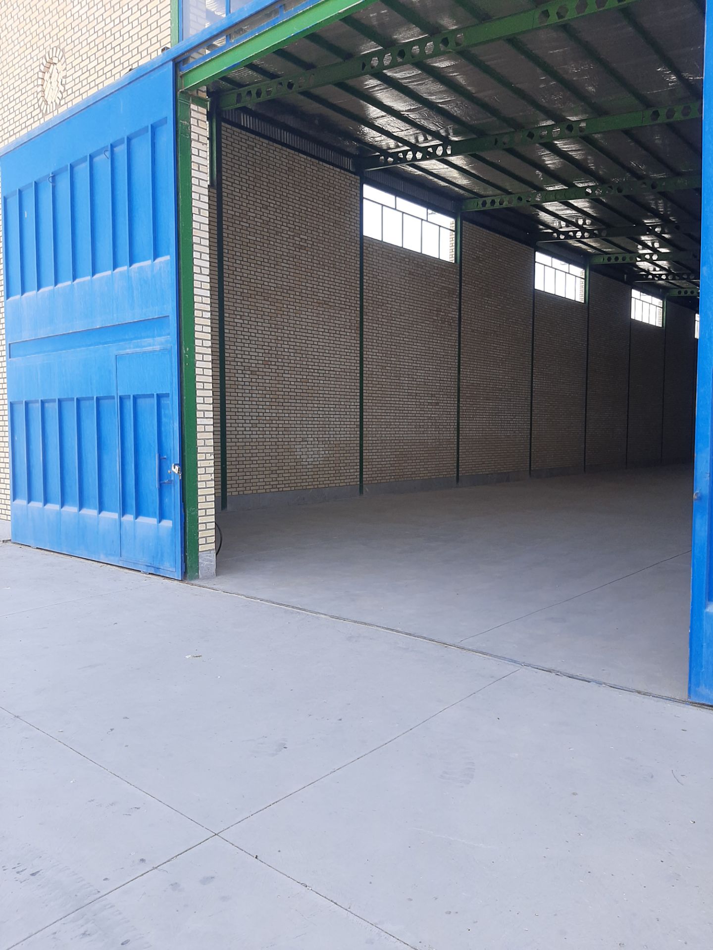 فضای مناسب انبار و پخش یا مونتاژ سبک