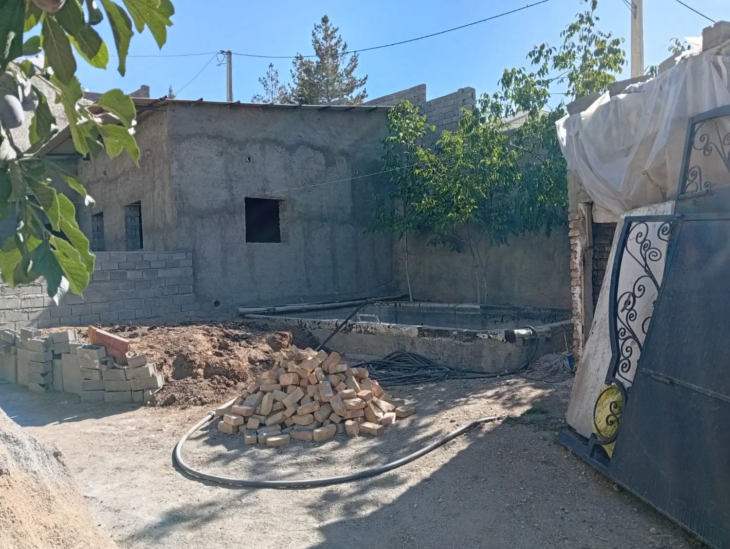 ظرفیت خالی اجاره دو سالن صنعتی برای کارگاه یا انبار در رودهن