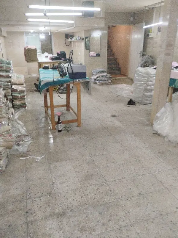 ظرفیت خالی اجاره کارگاه ۸۰ متری مناسب تولید پوشاک در خانی‌آباد نو