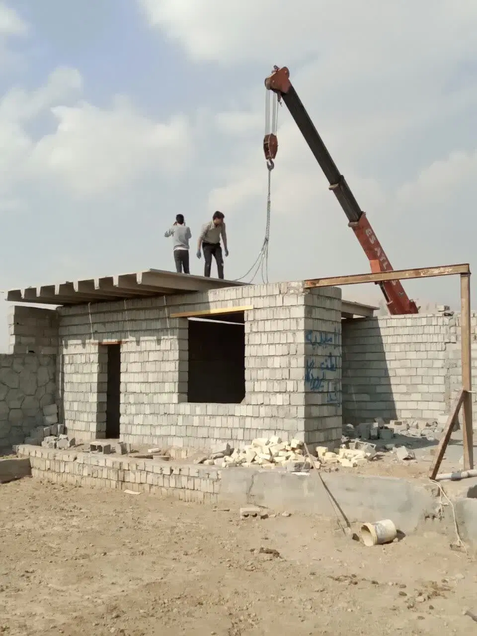 ظرفیت خالی پذیرش سفارش تولید قطعات بتنی پیش‌ساخته