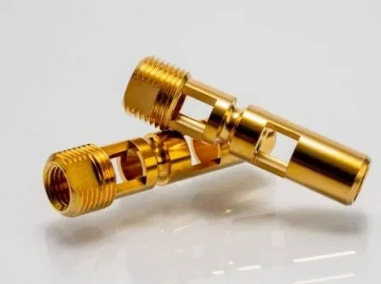 پذیرش سفارش تولید قطعات با تراش CNC سوئیس‌تایپ