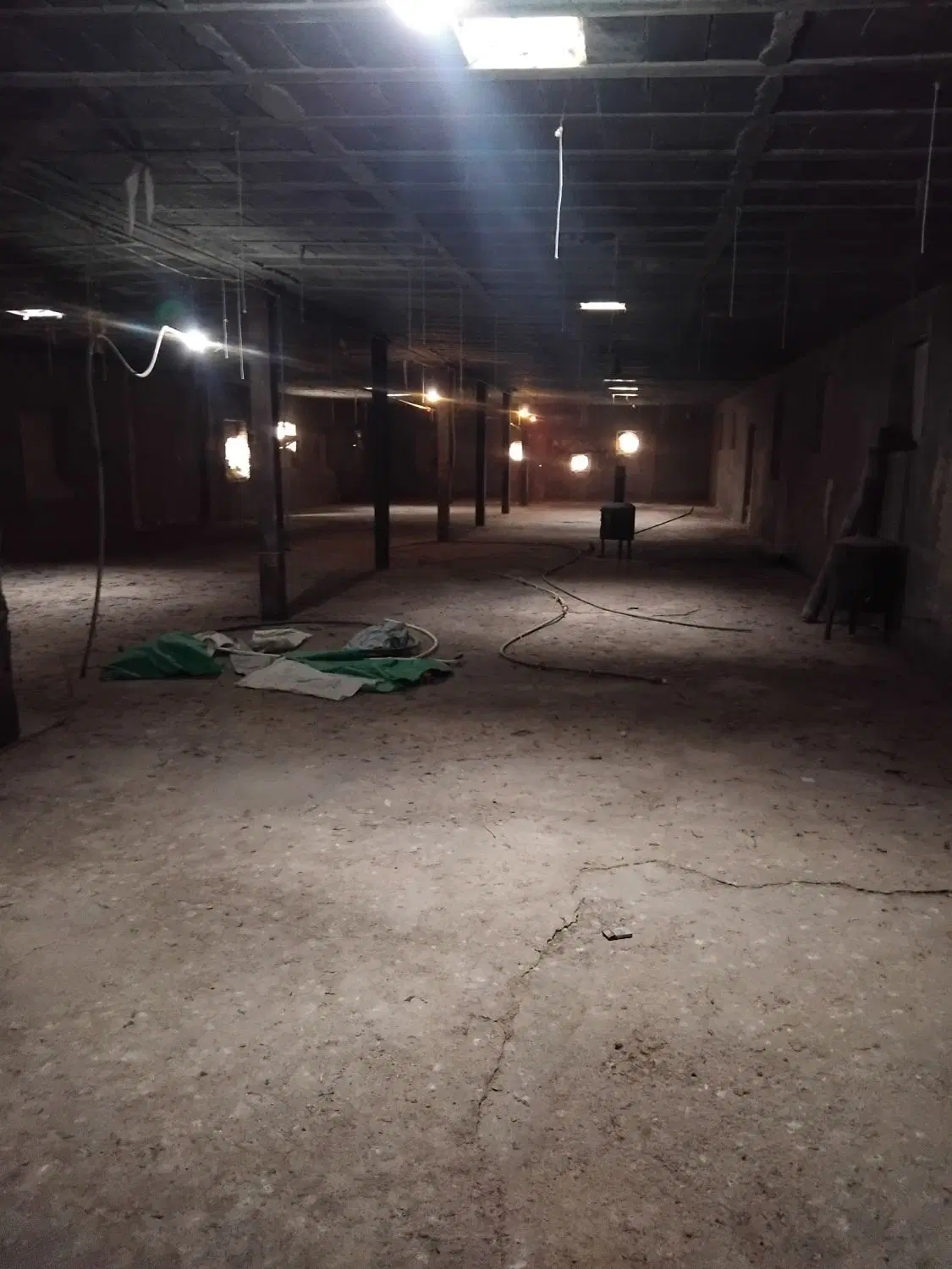 اجاره ظرفیت خالی  سوله صنعتی ۳۵۰ متری در اطراف روستای سراور