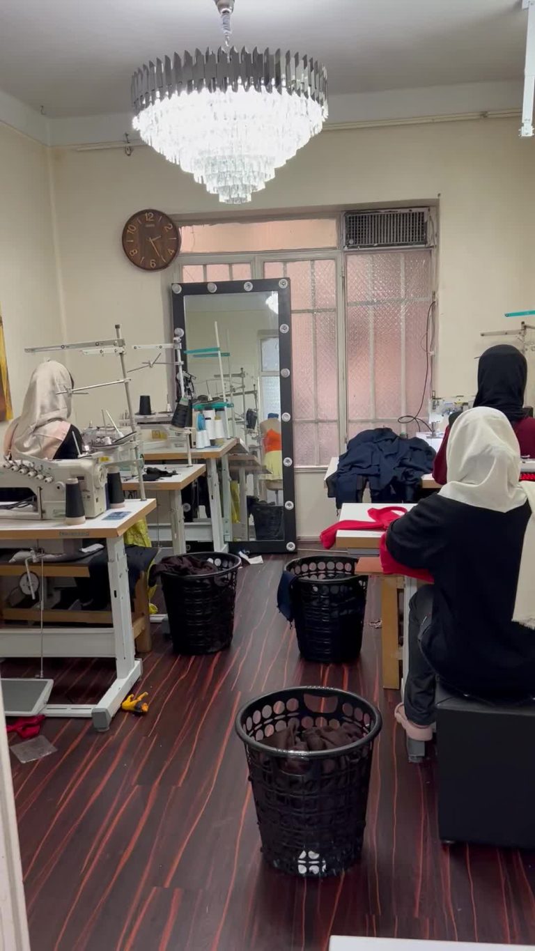 ظرفیت خالی پذیرش سفارش مزدی‌دوزی انواع تریکو