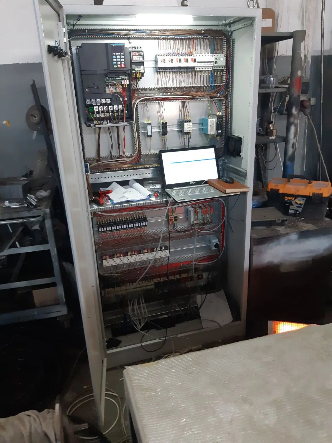 ظرفیت خالی ارائه خدمات برق صنعتی و اتوماسیون، PLC و CNC