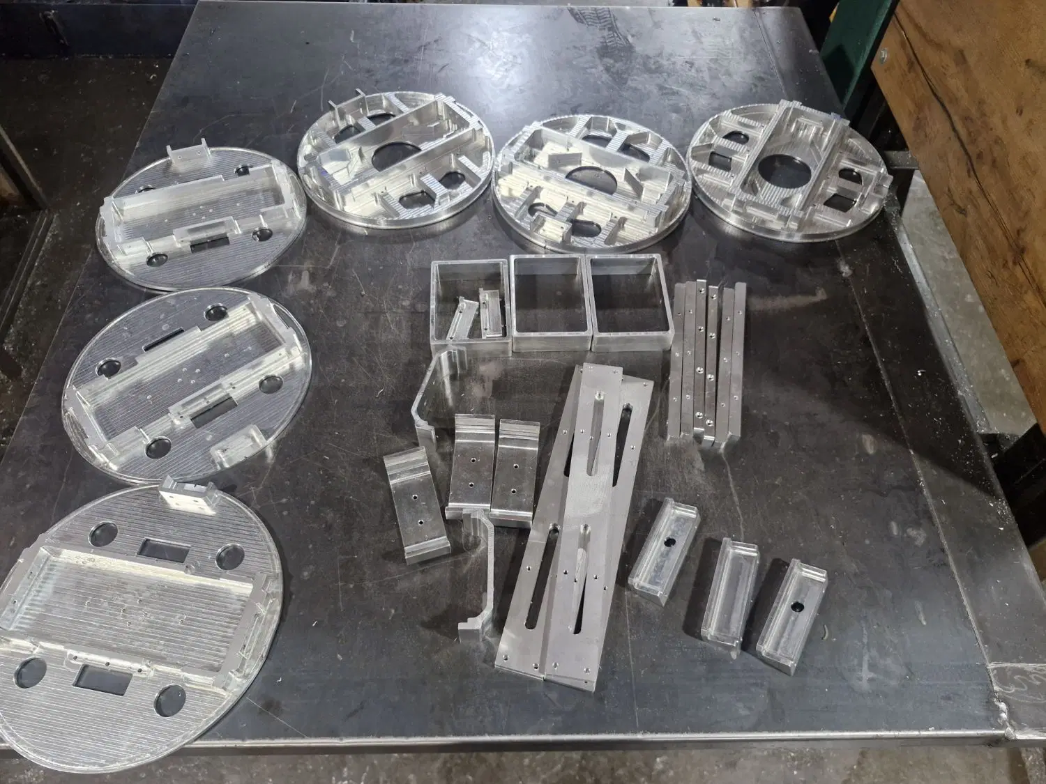 ظرفیت خالی پذیرش سفارش فرزکاری CNC