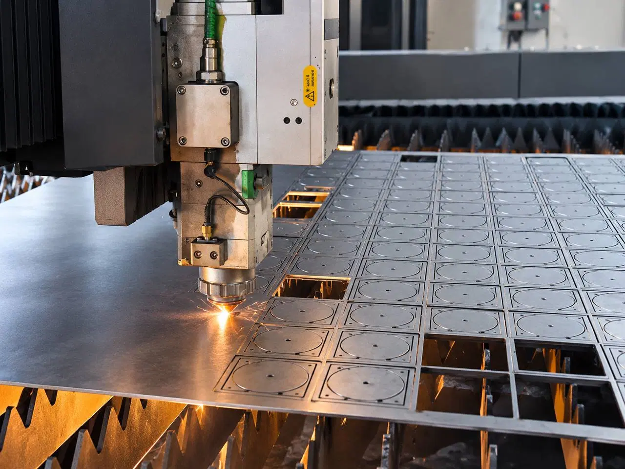 ظرفیت خالی خدمات برش لیزر فایبر CNC فلزات