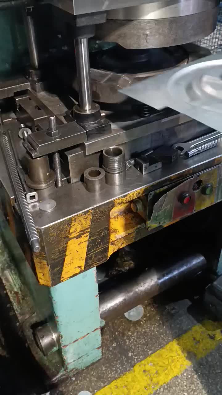 ظرفیت خالی خدمات قالب‌سازی صنعتی، CNC و وایرکات