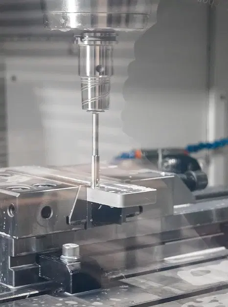 ظرفیت خالی خدمات فرز CNC و ساخت قطعات و قالب تزریق پلاستیک