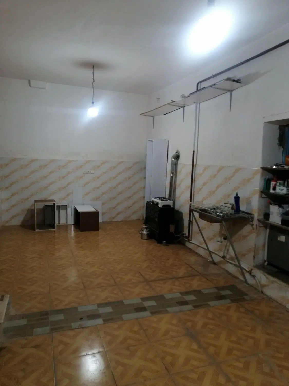 ظرفیت خالی اجاره فضای ۶۰ متری مناسب کارگاه یا انبار در بستان‌آباد