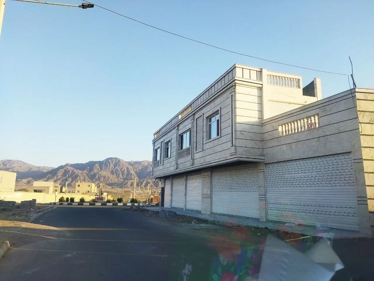 ظرفیت خالی  اجاره فضای حدود ۲۰۰ متری مناسب کارگاه یا انبار در حاجی‌آباد بیرجند