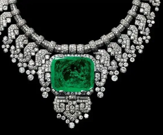 ساخت انواع سفارش های طلا و جواهر