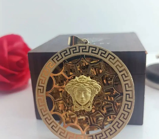پلاک اسم طلا مستقیم از تولیدکننده اصفهان