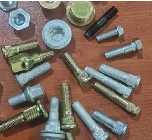 تولید و پخش انواع پیچ و مهره خودرویی وخودکار